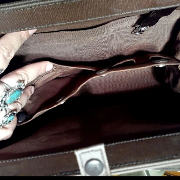 Gorgeous Petunia Pickle Bottom Diaper Bag - Picture 4 of 13